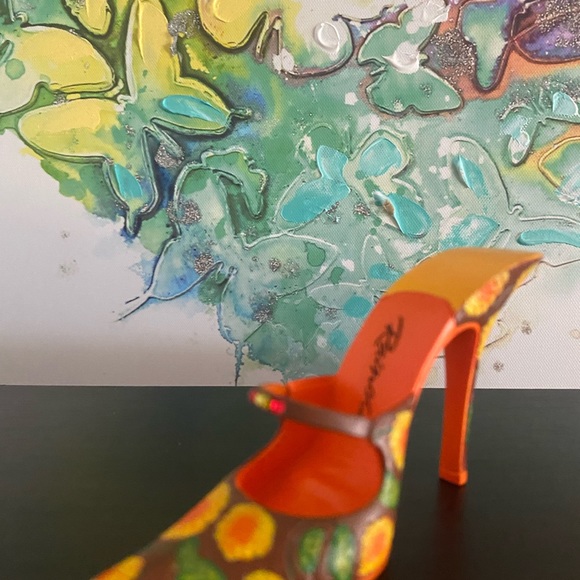 Just the right shoe by Raine - Picture 5 of 8